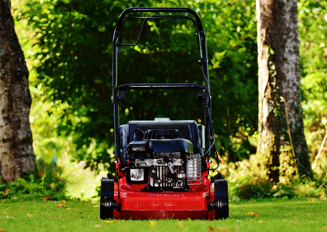 lawn-mower-1593924_1280